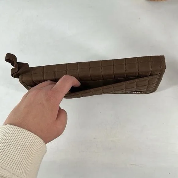 Lug Tango Travel Wallet passport holder sleeve vacation luggage brown - Picture 7 of 16